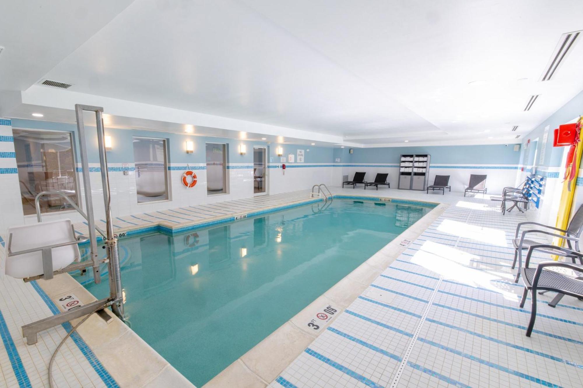 Holiday Inn Express - Neptune By Ihg Εξωτερικό φωτογραφία