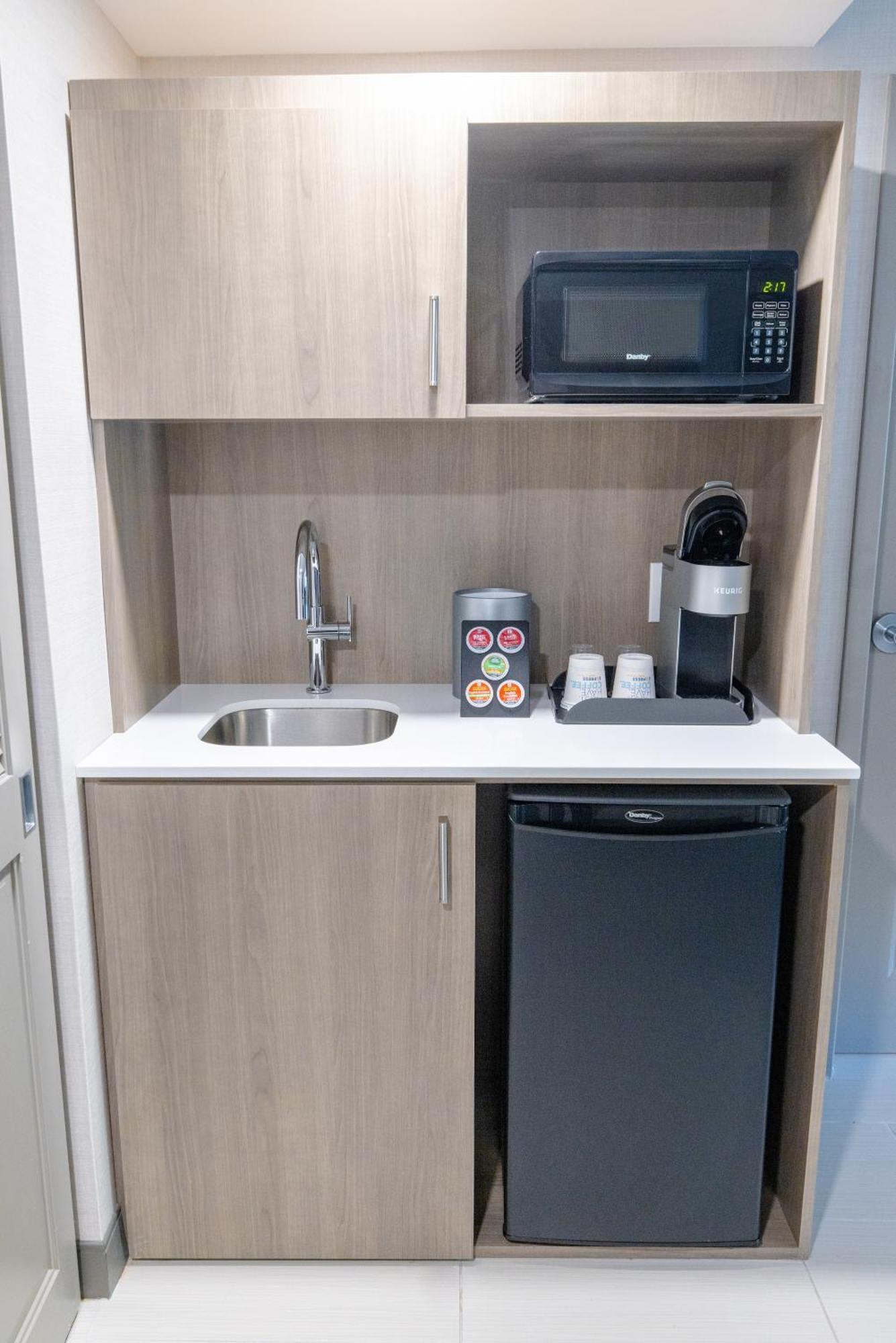 Holiday Inn Express - Neptune By Ihg Εξωτερικό φωτογραφία