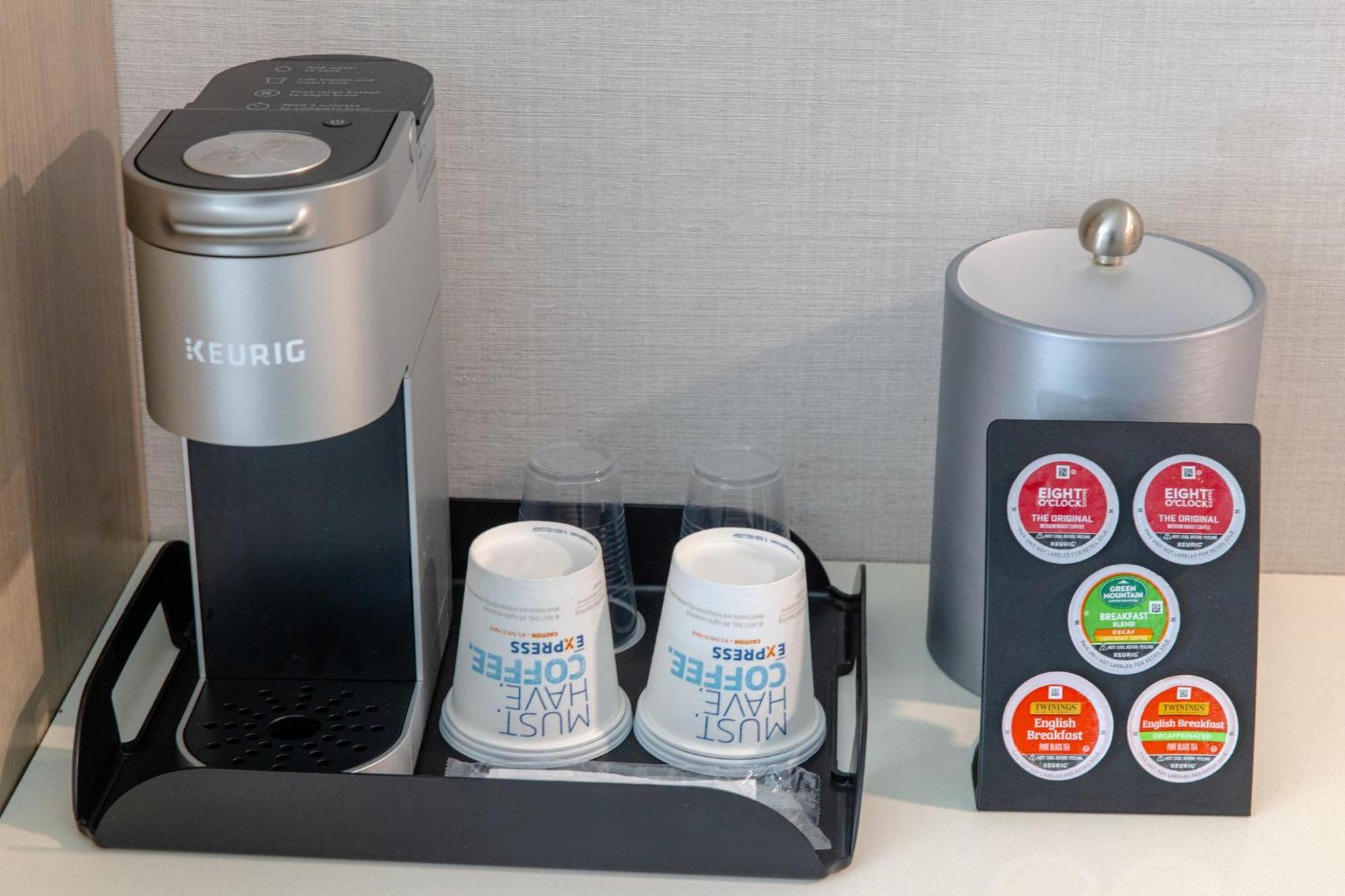 Holiday Inn Express - Neptune By Ihg Εξωτερικό φωτογραφία